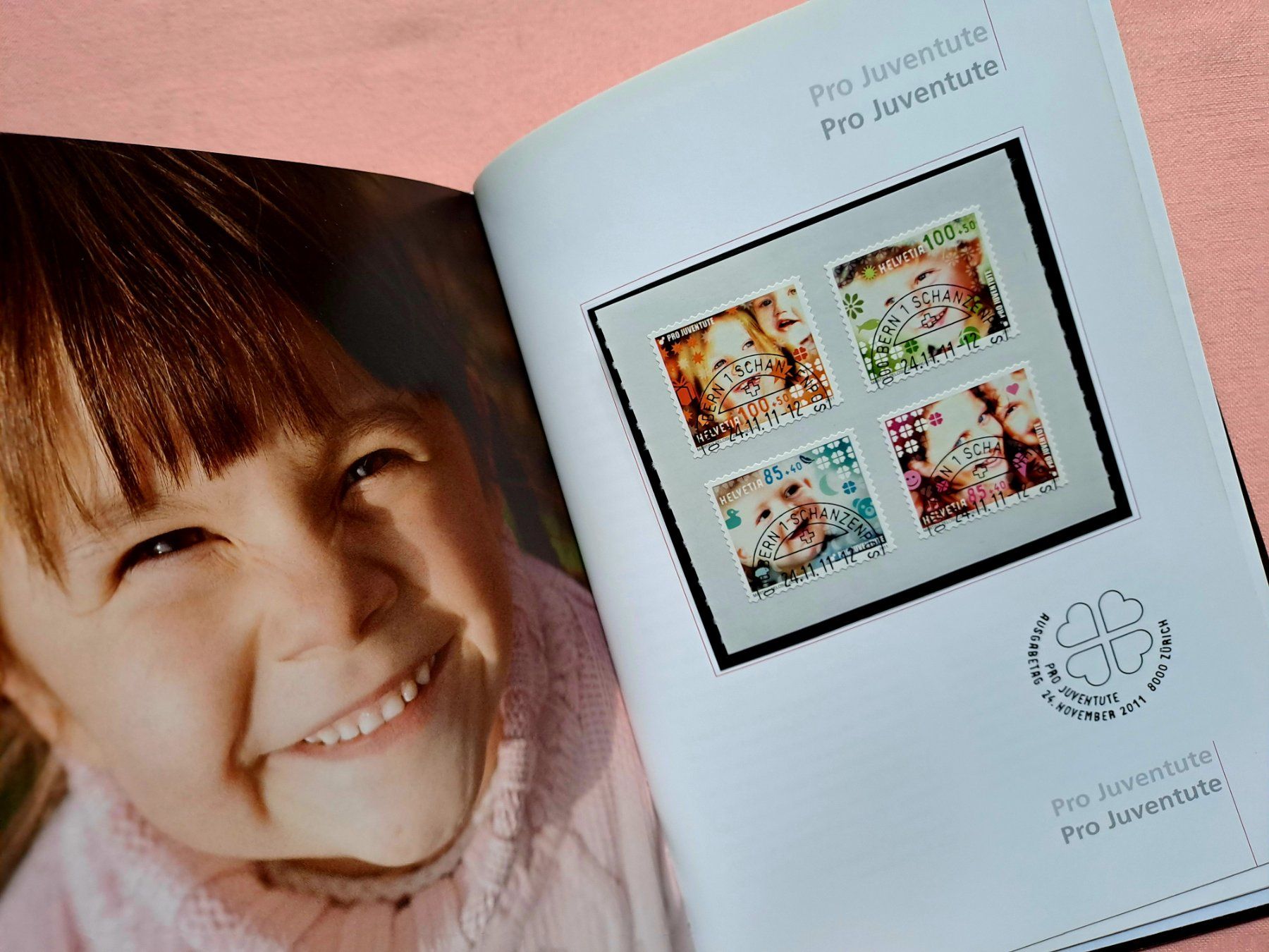 Tutti i francobolli: Original Jahrbuch Briefmarken CH Post 2011 Halbmondstempel – Usato da Ostermundigen venduto da pedru8 7