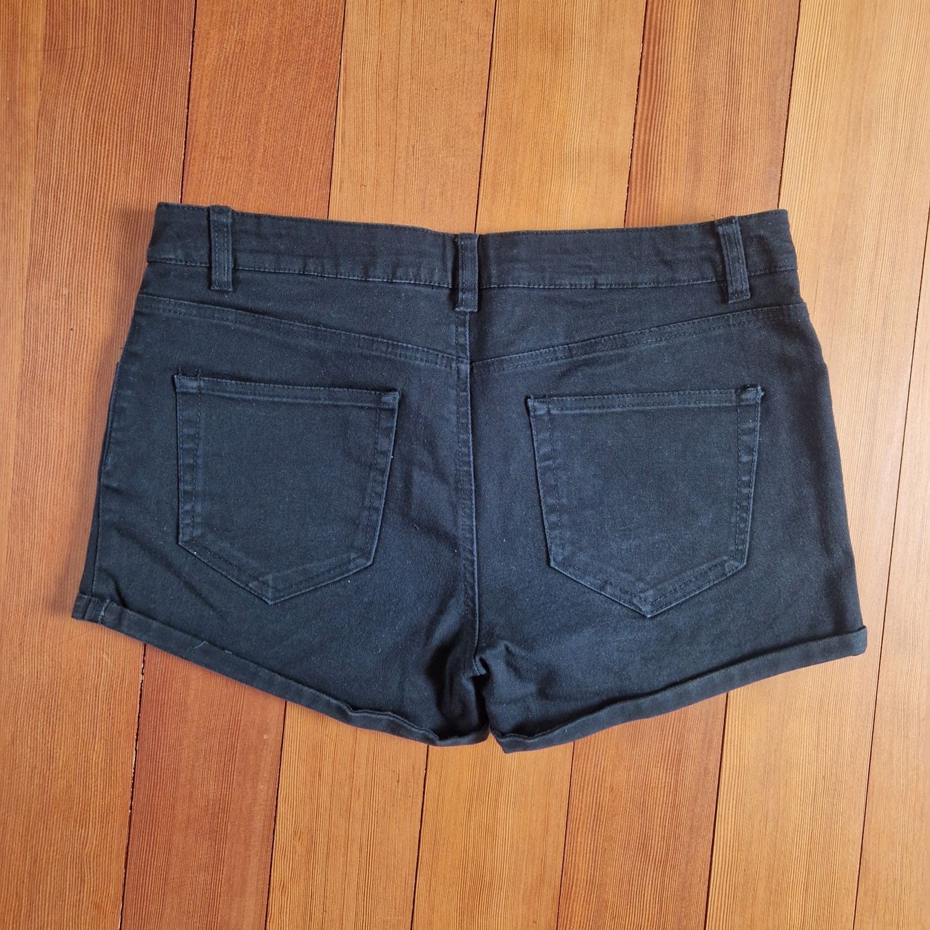 Hosen: Shorts Schwarz Gr. 36 – Gebraucht aus Muttenz von bebbi523 1