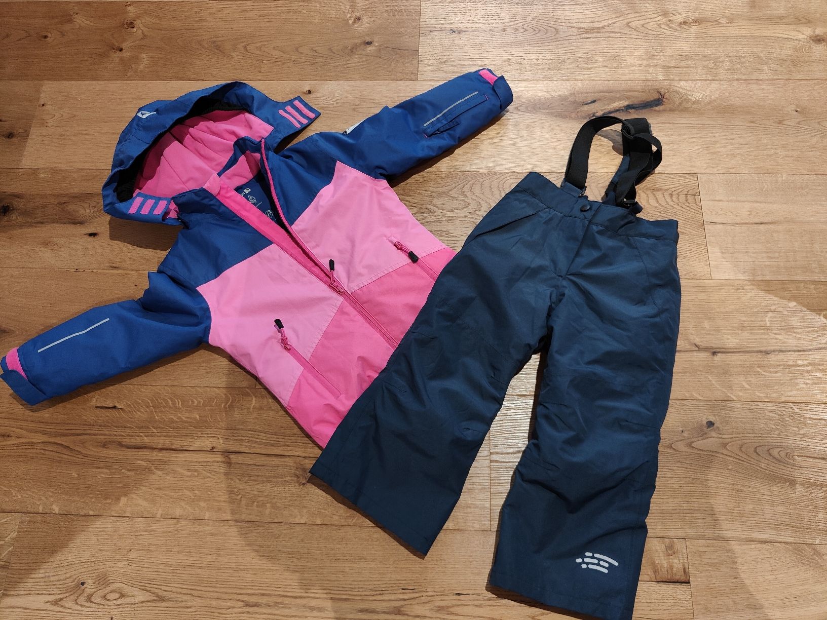 Anzüge: Skijacke & Skihose 98/104 – Gebraucht aus Ebnat-Kappel von Fini1000
