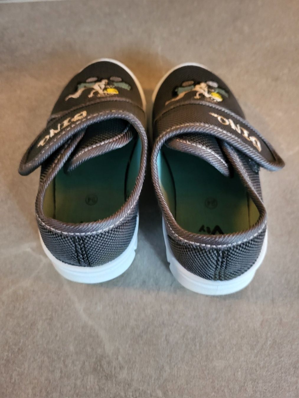 Schuhe für Jungen: Vty Hausschuhe Dino Gr. 24 – Gebraucht aus Oberwangen TG von Murmel82 1