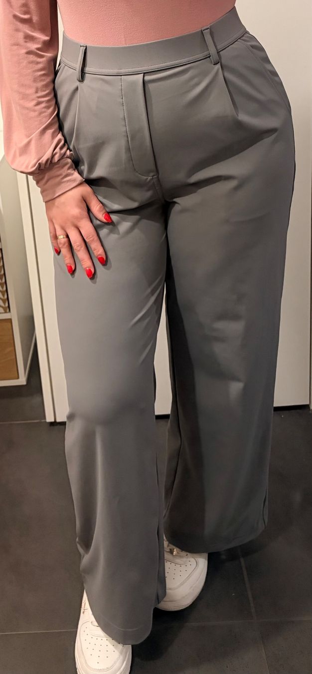 Halara Pantaloni: Halara Flex Stoffhose Gr. M Petite – Nuovo e nell'imballaggio originale da Burgdorf venduto da Amiir83 2