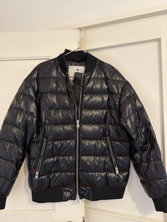 Woolrich Daunenjacke Bomber schwarz Grösse S guter Zustand