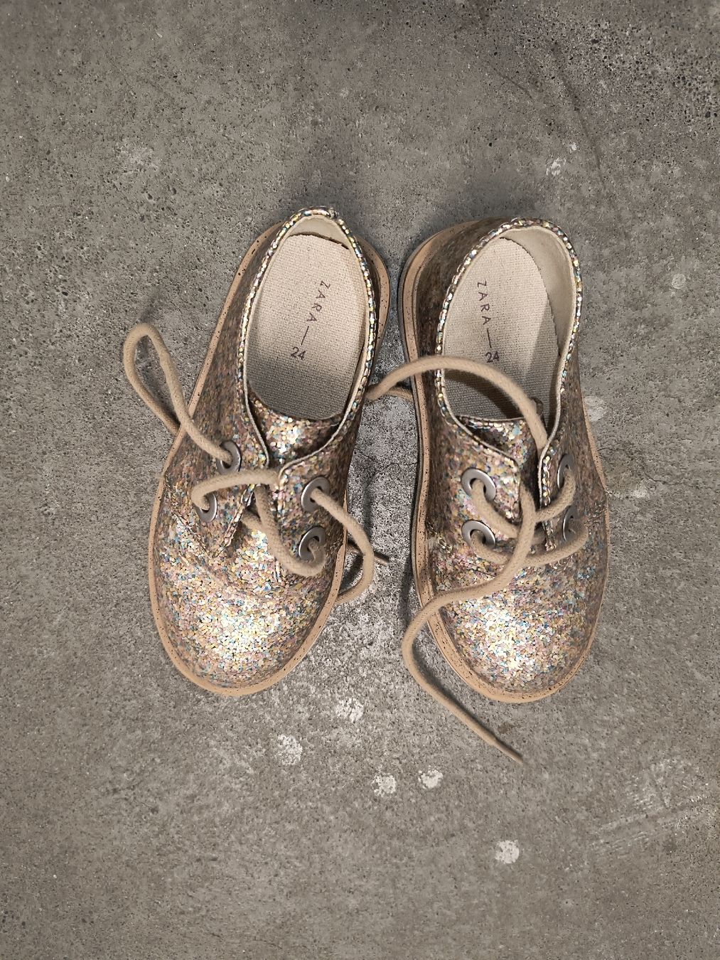 Zara Chaussures filles: Zara Schuhe 24 – D'occasion à Schliern b. Köniz par yalls