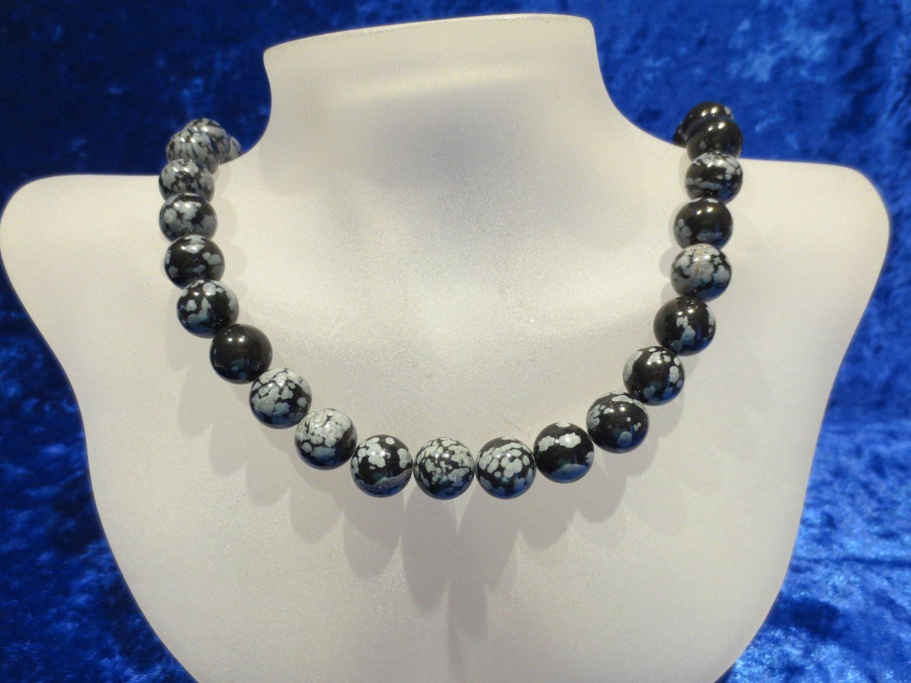 Catenine: Schneeflocken Obsidian Edelstein Kette – Nuovo (secondo la descrizione) da Zollikofen venduto da tayaa13