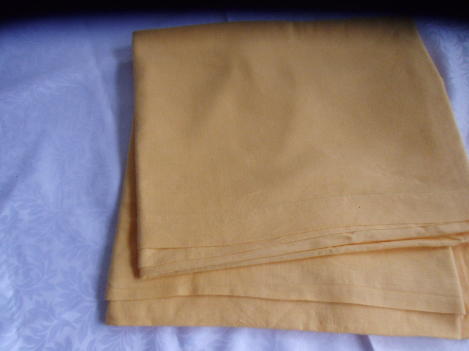 Altra biancheria da tavola: 2 Leintücher oder Tischdecken 125 cm x 160 cm, Orange – Usato da Walenstadt venduto da Pluisa 4