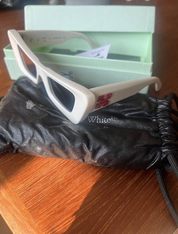 Occhiali & Lenti: OFF-WHITE ACCRA SUNNGLASSES WHITE – Usato da Zürich venduto da bekkabra 1