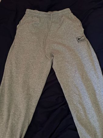 Pantalon survêtement Nike x Stussy gris taille L