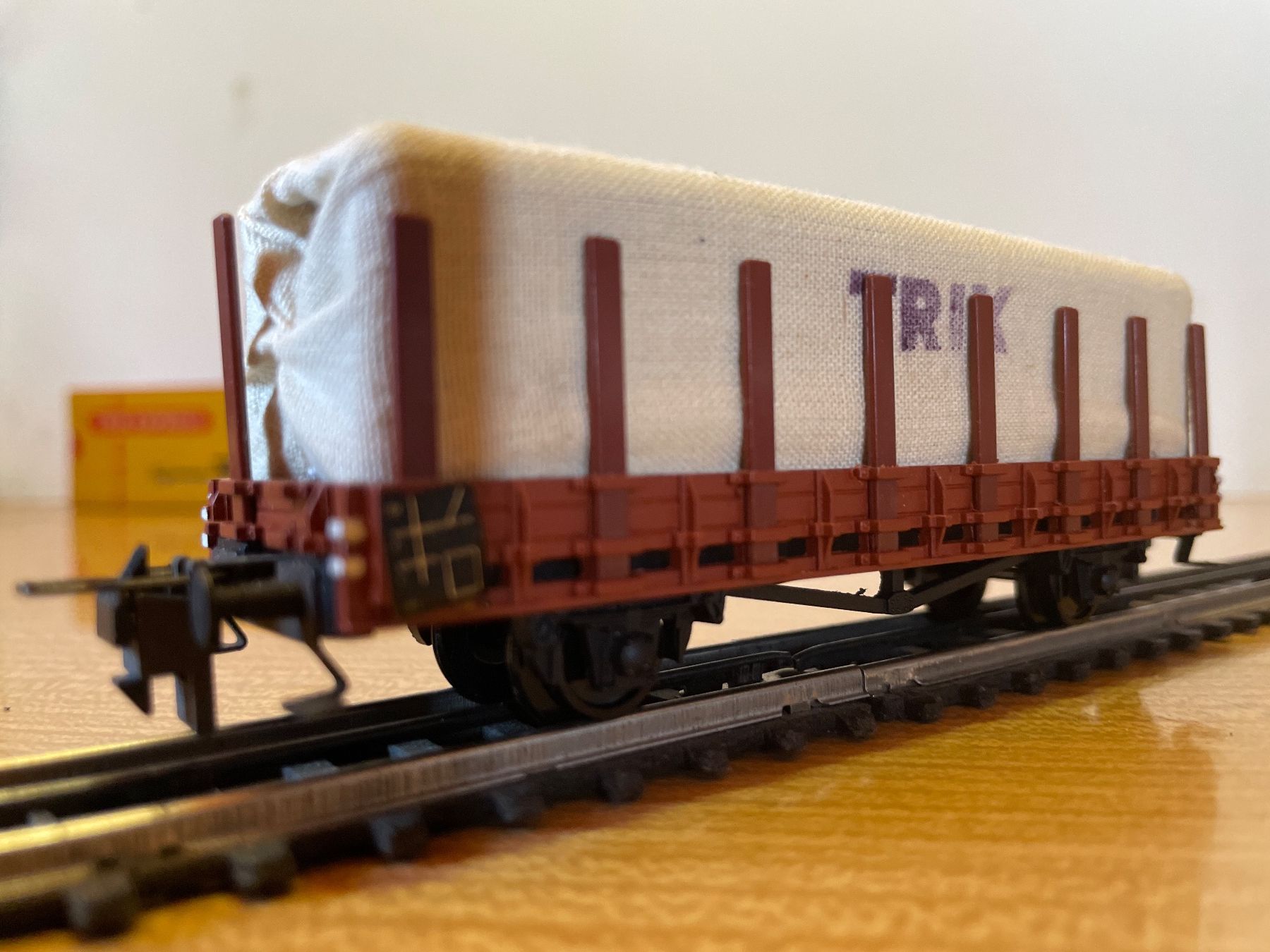 Trix Modelleisenbahnen: Trix Express H0 Güterwagen mit Plane – Gebraucht aus Suhr von Daneli7 1