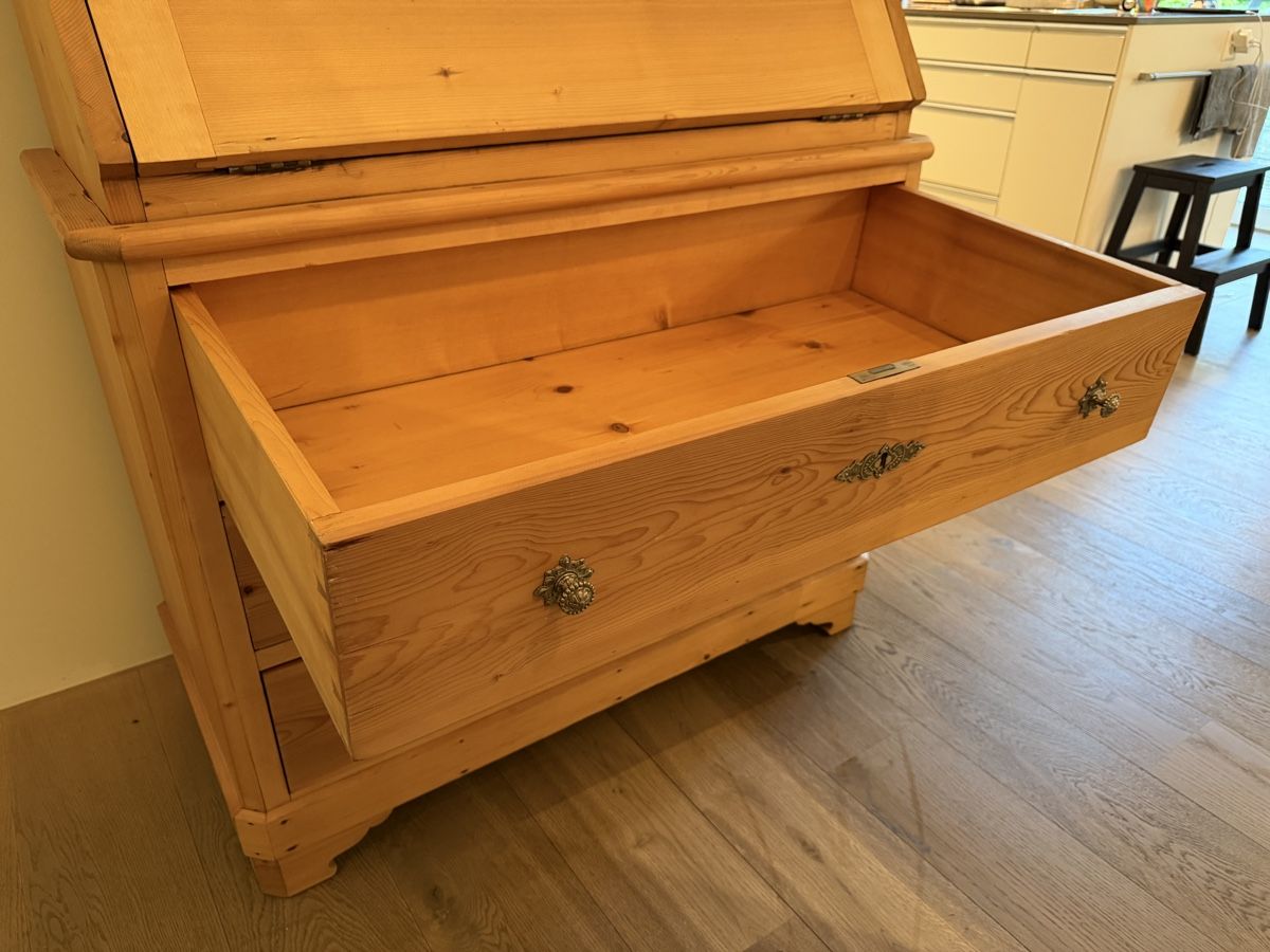 Cassettiere: Biedermeier Sekretär  – Usato da Hottwil venduto da Doublechevron 6