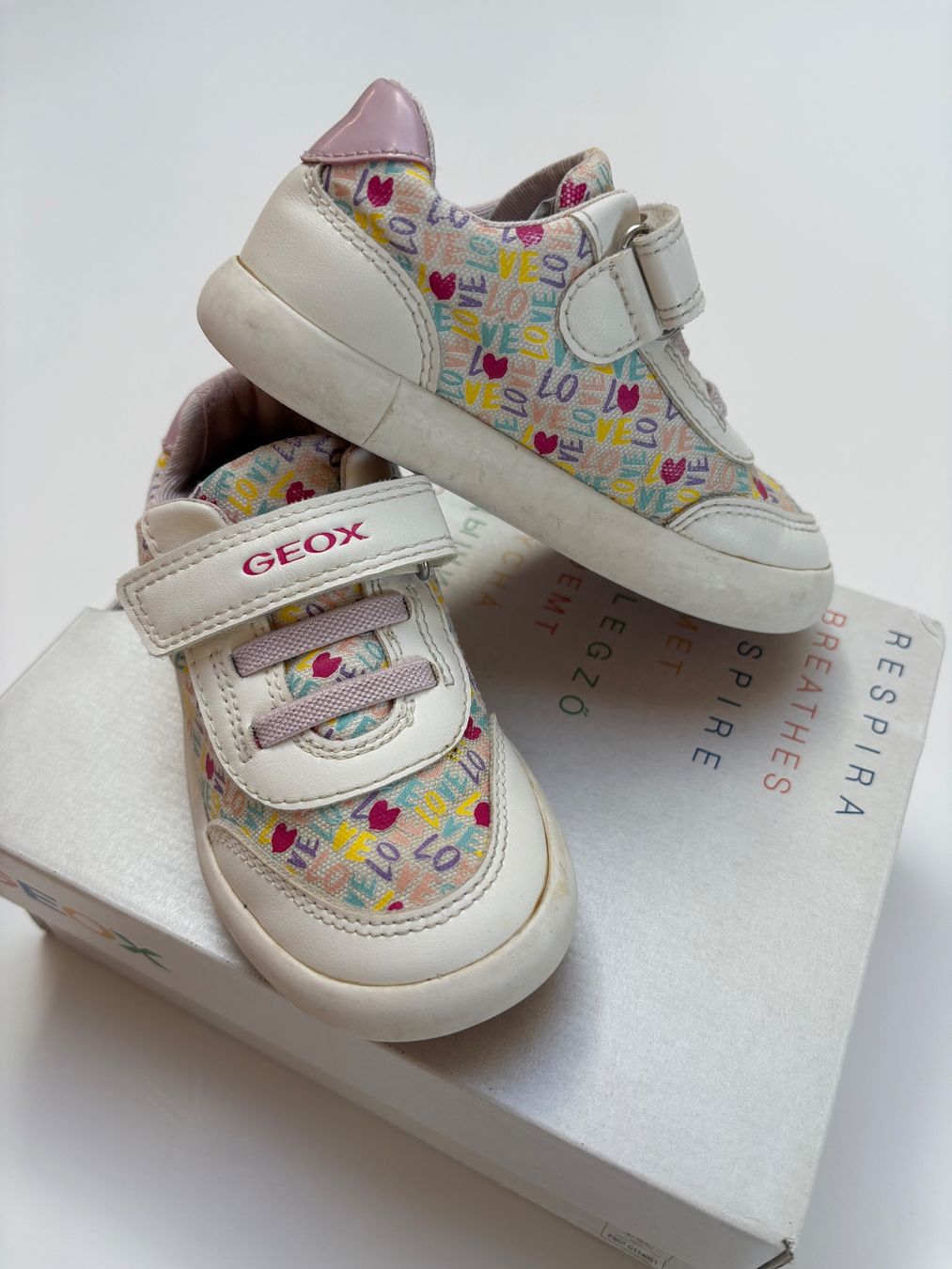 Geox Chaussures filles: Geox Turnschuhe Grösse 23 – D'occasion à Silvaplana par nad_9l9w
