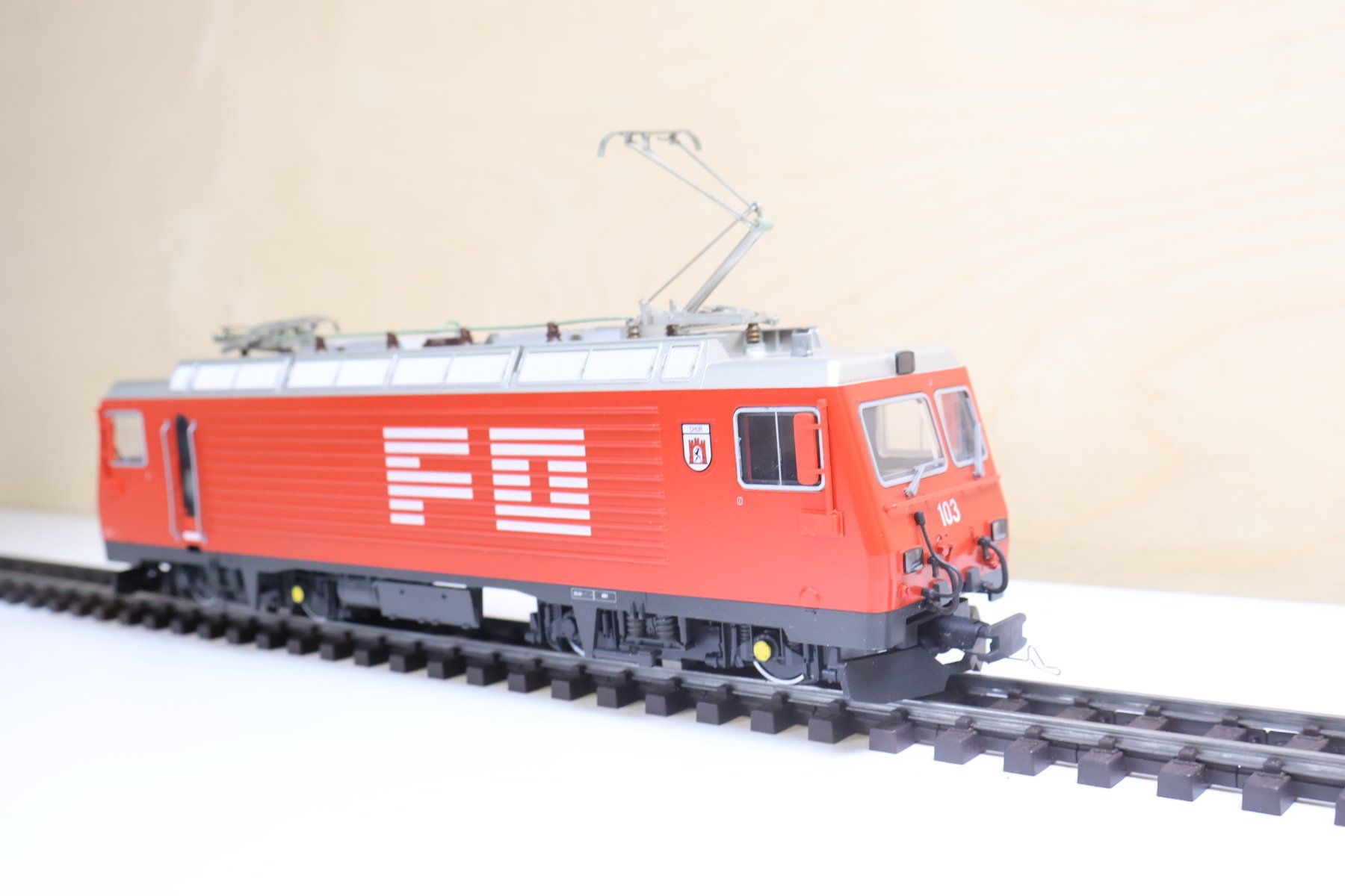 Fama Modellini di ferrovie: FAMA Alpenbahn FO Zahnrad E-Lok - 0m – Usato da Winterthur venduto da Monstera 3