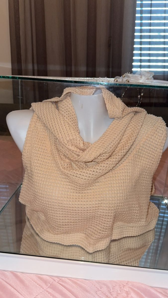 Top: Gehäckelter Oberteil beige – Nuovo (secondo la descrizione) da Buchs AG venduto da era_5wsj