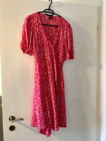 Sommerliches Kleid von Vero Moda, Grösse XS, neuwertig!