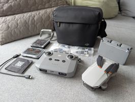 DJI MINI 2 mit viel Zubehör (ND Filter, 3 Akkus, etc.)