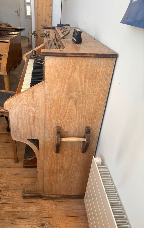 Strumenti musicali: Harmonium Seidler Berlin, mit Hocker – Usato da Wald ZH venduto da Daabo 2