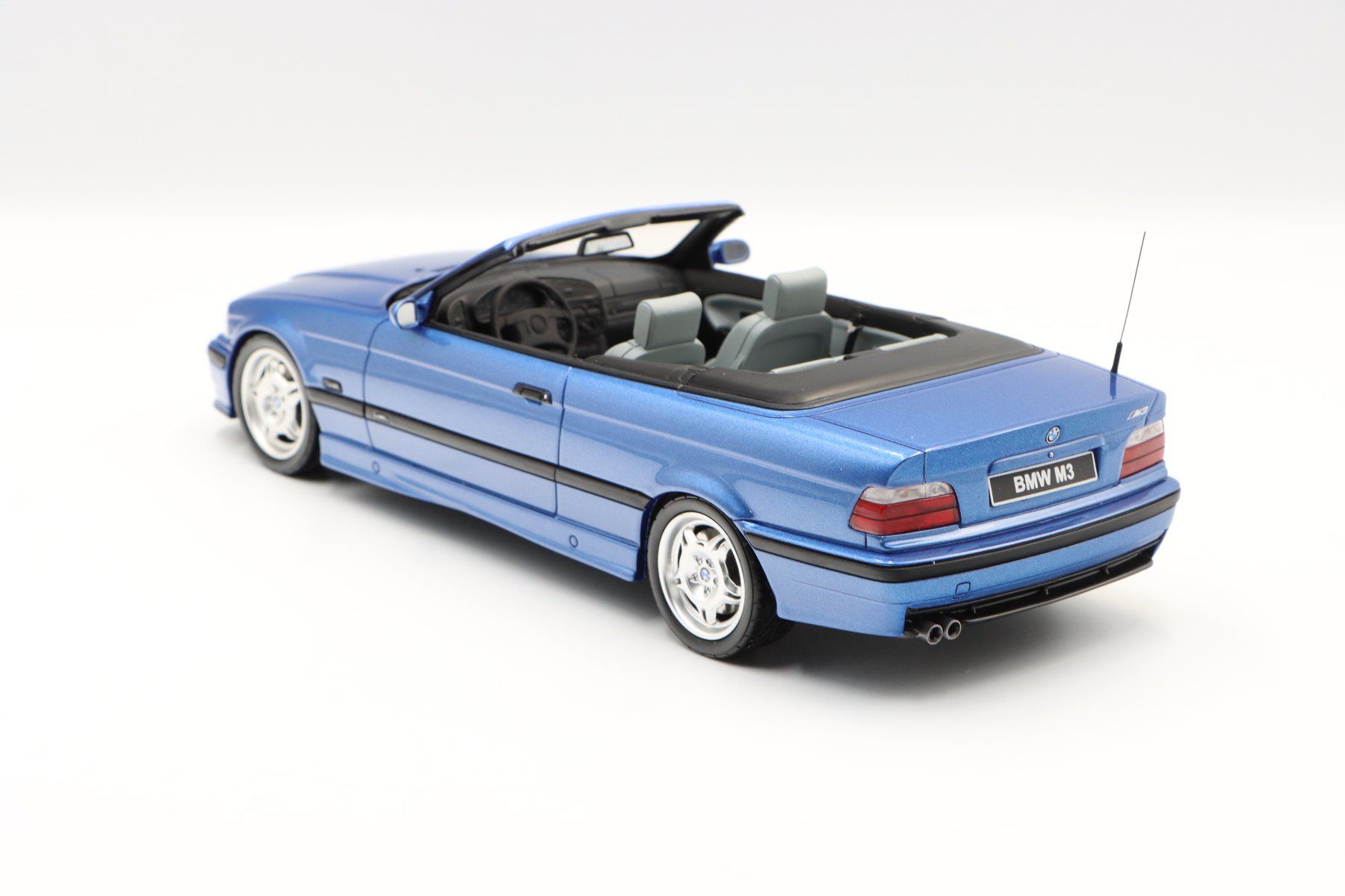 BMW Modellini d'auto: BMW M3 E36 Cabriolet 1995 1:18 Otto Models – Nuovo e nell'imballaggio originale da Bühl b.Aarberg venduto da modelldiecast 6