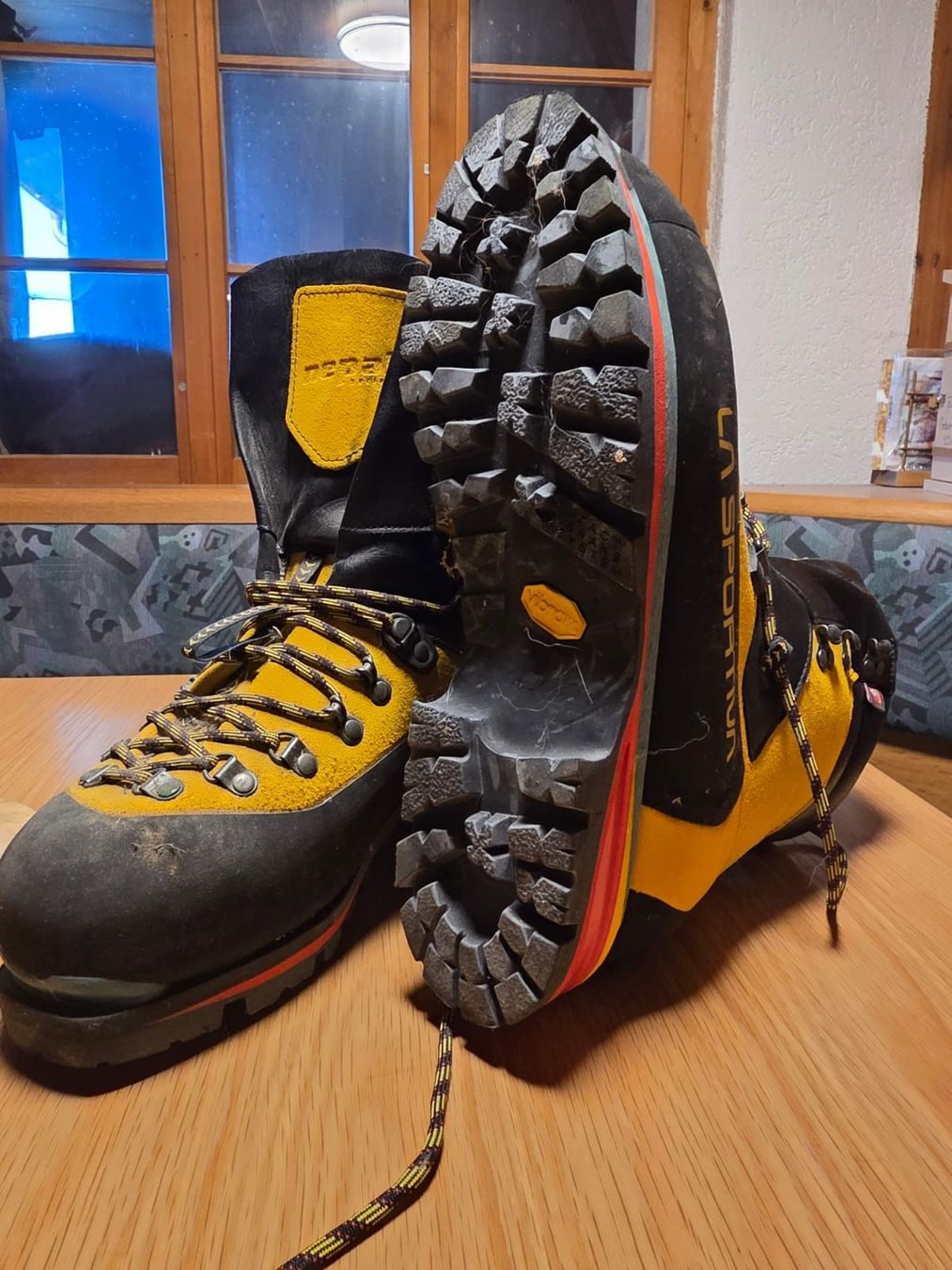 La Sportiva Scarpe da uomo: LaSportiva Schuhe Grösse 43 – Usato da Wattwil venduto da gabber010 1