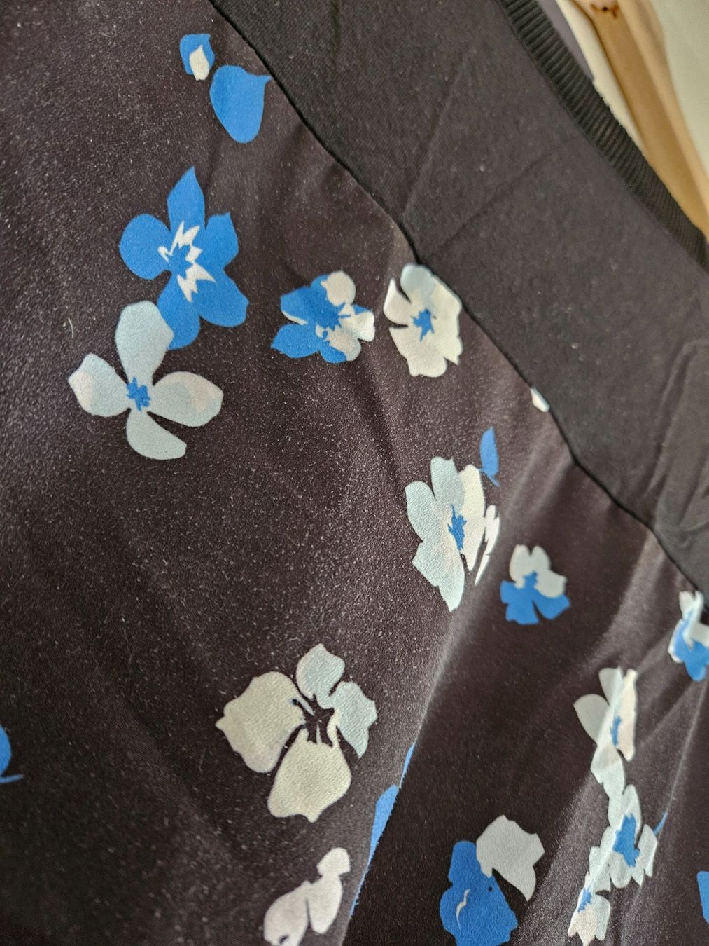 T-shirt: T-shirt Gr.S mit blauen Blumen – Usato da Schaffhausen venduto da sabrina915 5