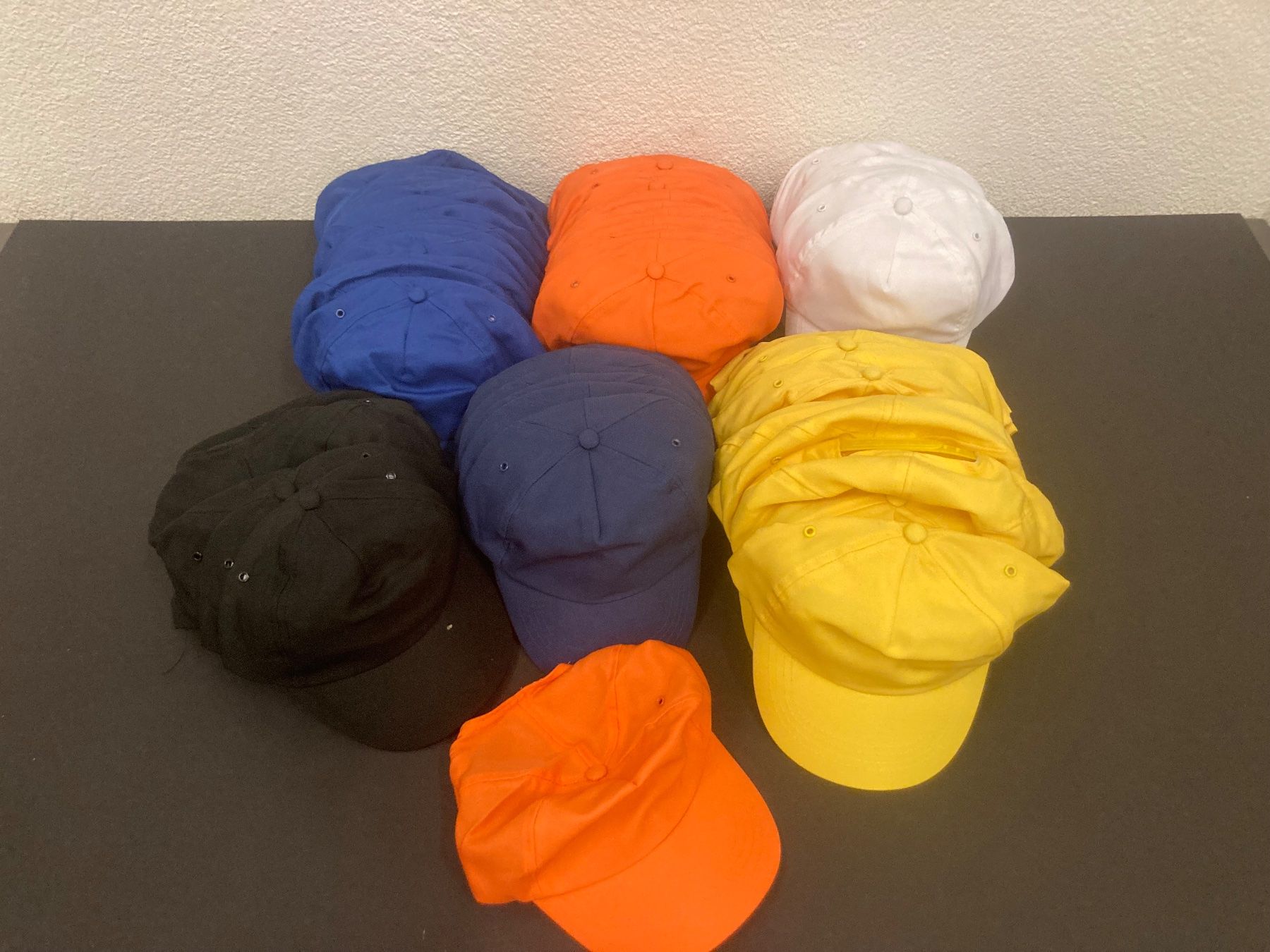 Hüte, Mützen & Caps: Restposten Caps, gemischte Farben, 100 Stück – Neu (gemäss Beschreibung) aus Neuenhof von jorogo 1