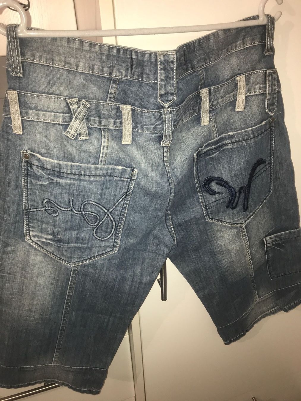 Jeans: JEANS SHORTS – Nuovo (secondo la descrizione) da basel venduto da lupettone 4