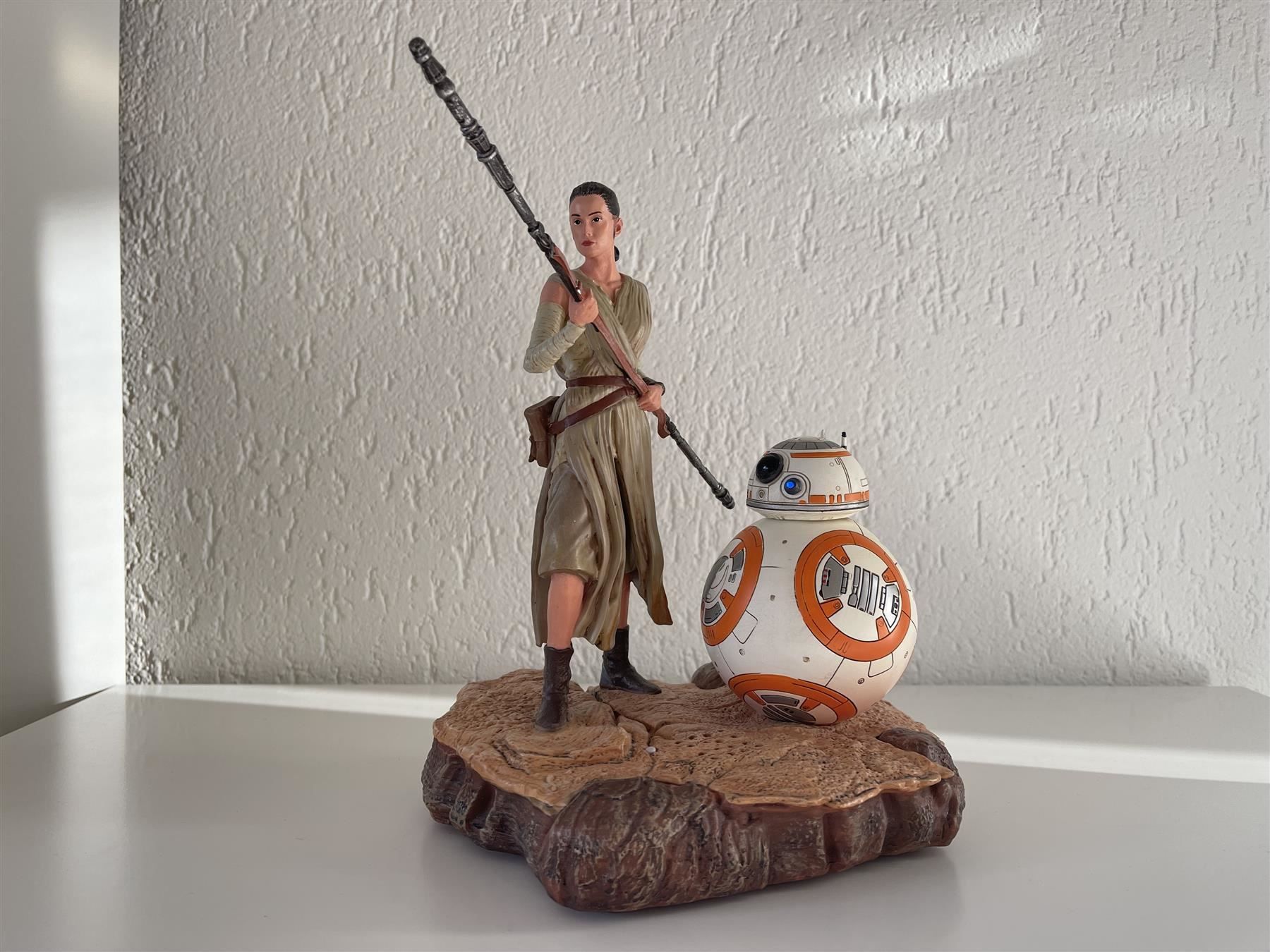 Disney Statuette: ✨Disney Store Rey & BB-8 Statue Star Wars – Nuovo (secondo la descrizione) da Wahlen b. Laufen venduto da Ma-Works 2