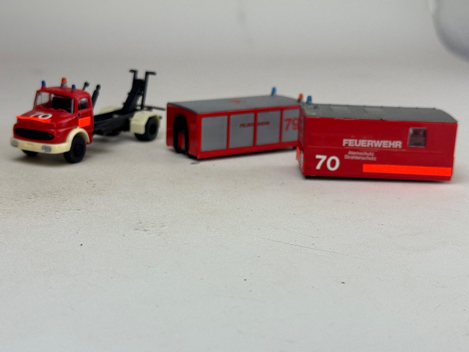 Preiser Modellautos: EB- Preiser Mercedes Absetzcontainer LKW – Gebraucht aus Elm von Wikmtz
