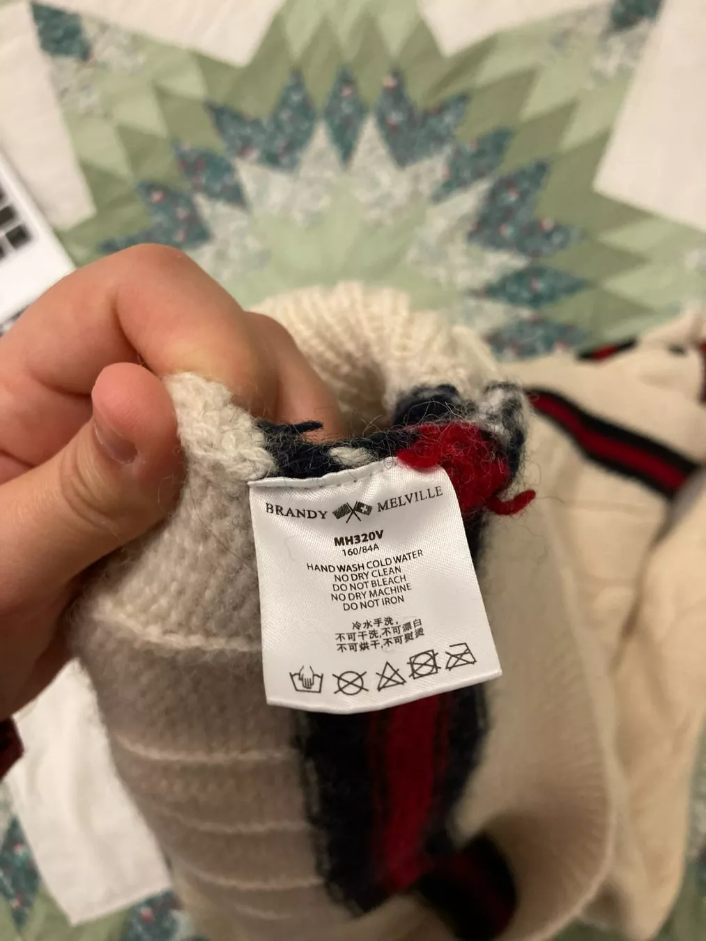 Brandy Melville Pullover & Sweatshirts: Brandy Melville Pullover – Gebraucht aus Rorschach von mon_cyq9 5