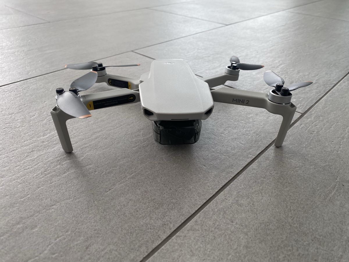 DJI Videocamere: DJI Mini 2 Fly More Combo Drohne neuwertig – Nuovo (secondo la descrizione) da Chur venduto da rei_8cyw 2