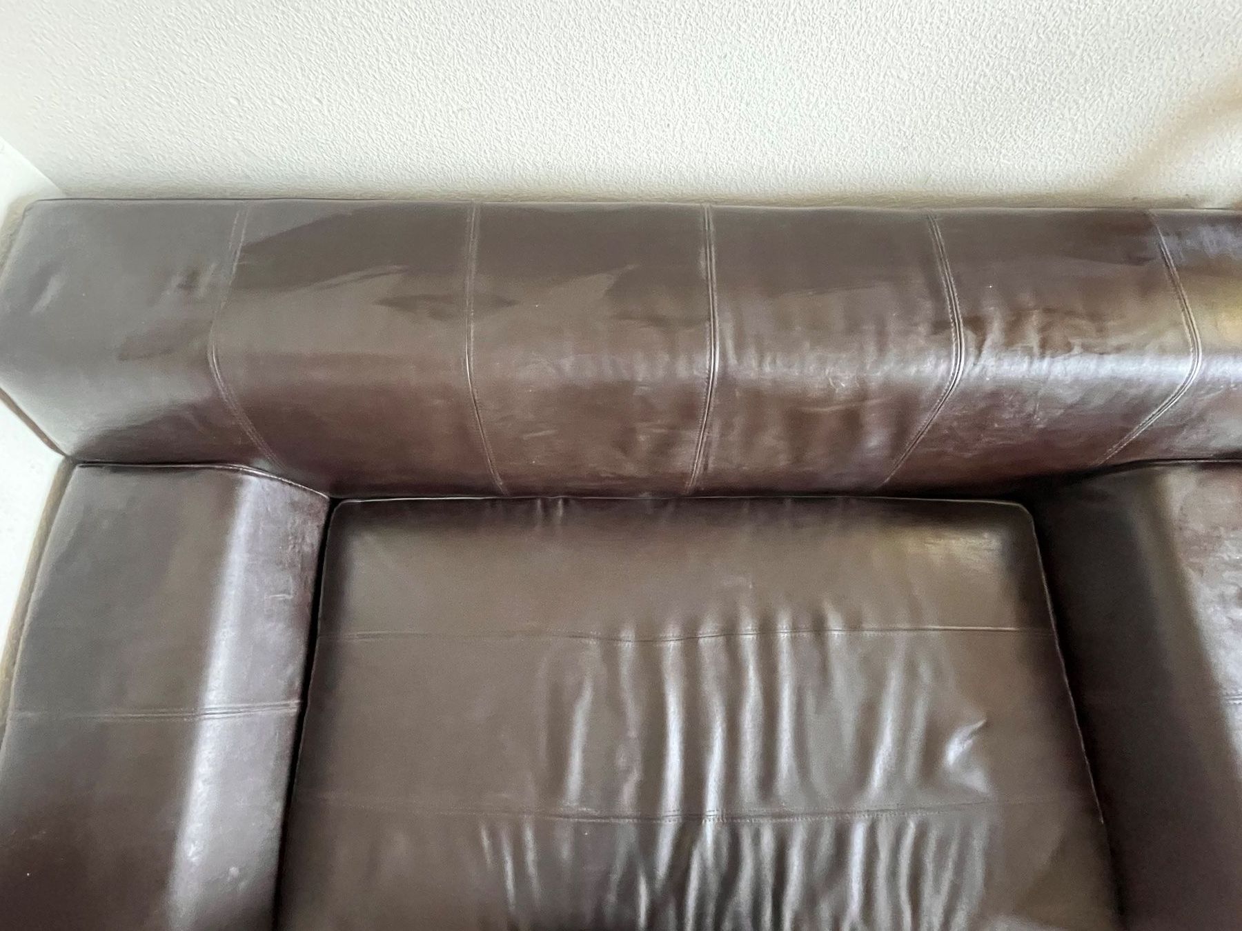 Divani: Kleines Sofa aus dunkelbraunem Echtleder – Usato da Rüti ZH venduto da kraner 3