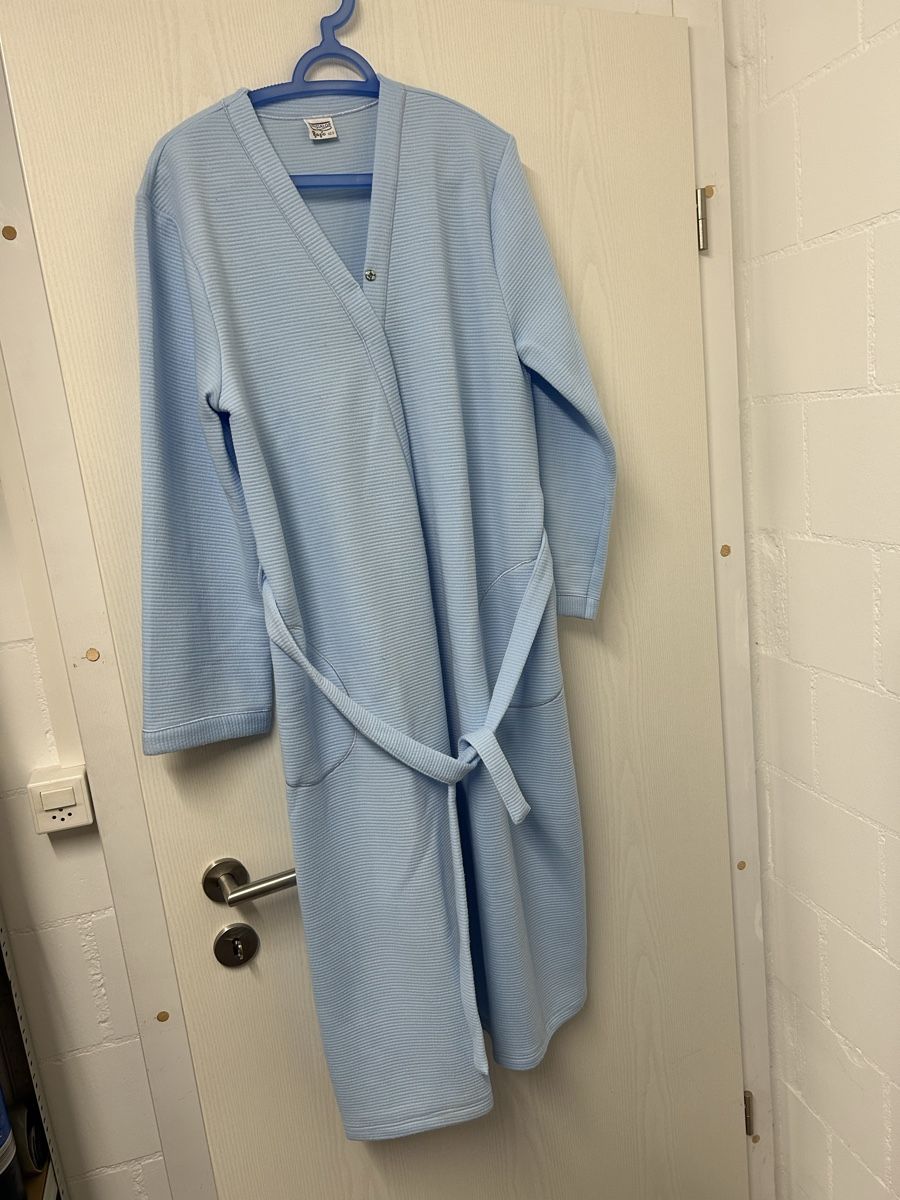 Bademäntel: Linclalor Basic Morgenmantel hellblau Grösse 42 D – Gebraucht aus Trimbach von gregy69s 1
