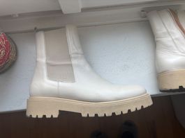 Stylish Cream Leather Ankle Boots - Size 40