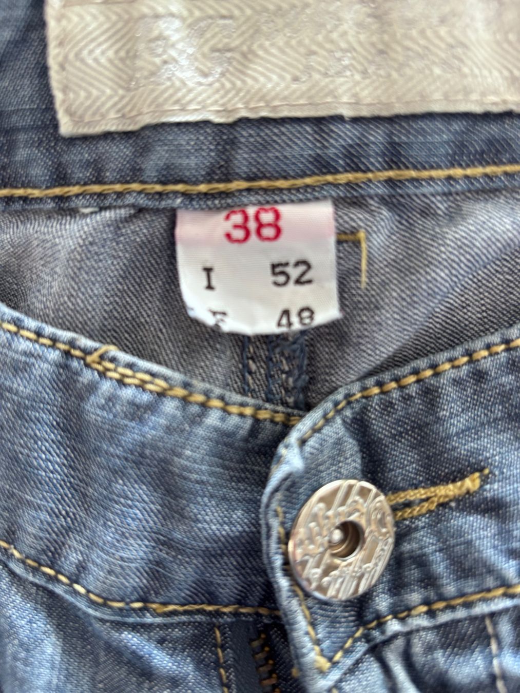 Pantalons: Bequeme Jeans Shorts 46 / L – D'occasion à Balsthal par Uroby 2