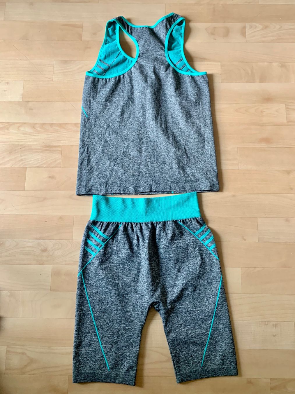 Lotti di vestiti: SPORT Kleiderpaket: 3 Sets XS/S – Usato da Zürich venduto da Angela_Fashion_Lover 6