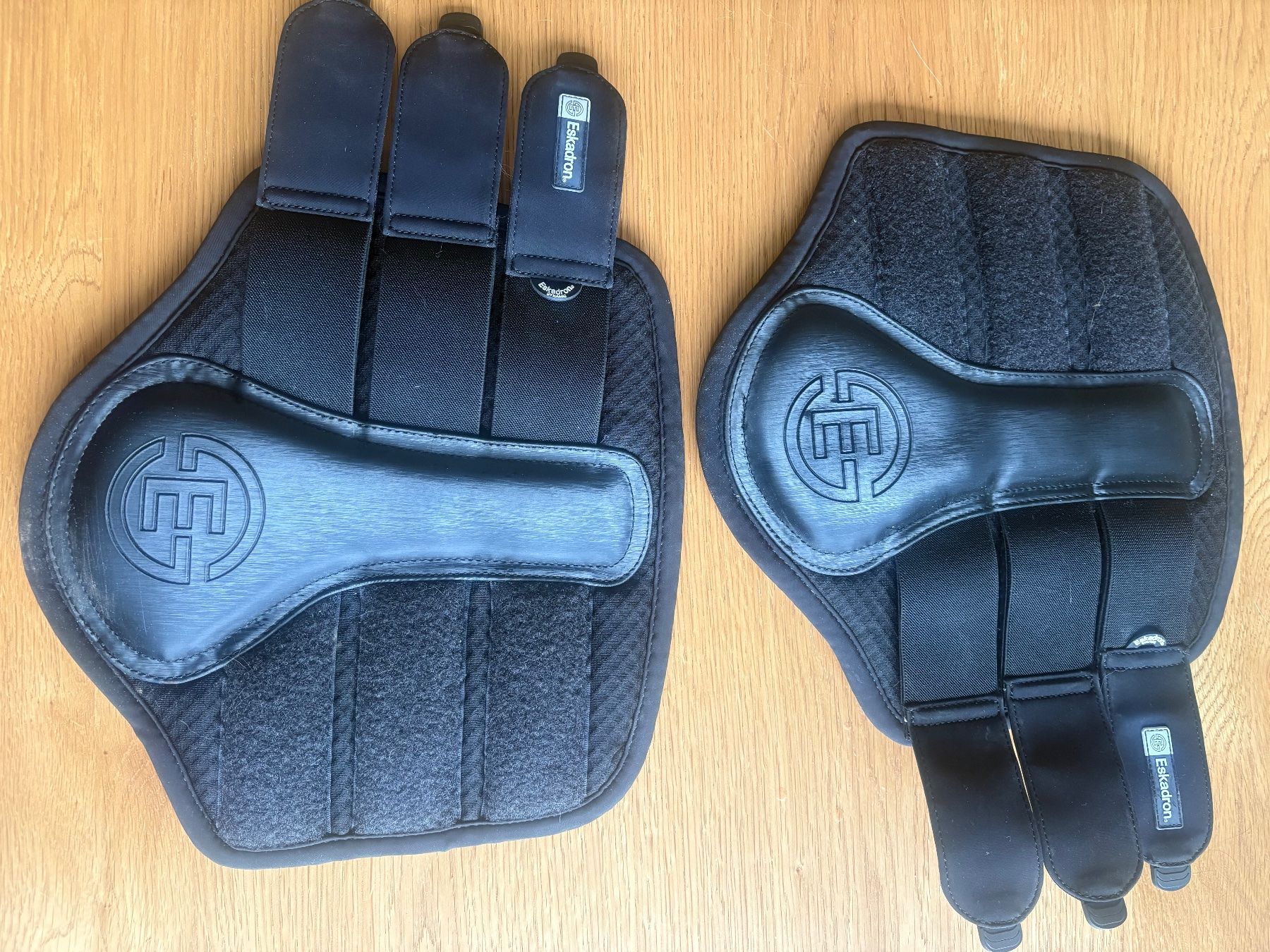 Eskadron Stinchiere & Fasciature: Eskadron Gamaschen Softshell – Usato da Basel venduto da mel_b88b 1