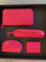 Lot porte-monnaies/trousses cuir