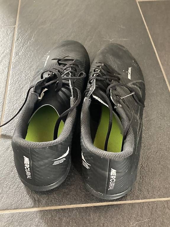Chaussures hommes: Hallenturnschuhe – D'occasion à Niederbüren par Rothlinger 1