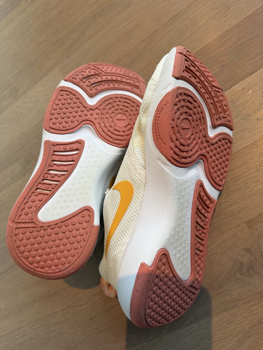 Nike Damenschuhe: Turnschuhe Nike – Gebraucht aus Ennetbaden von Evahungerb 2