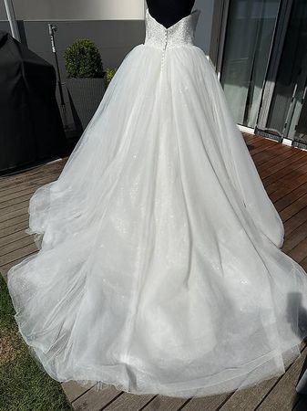 ca. 60 Hochzeitskleider NEU und ungetragen !!