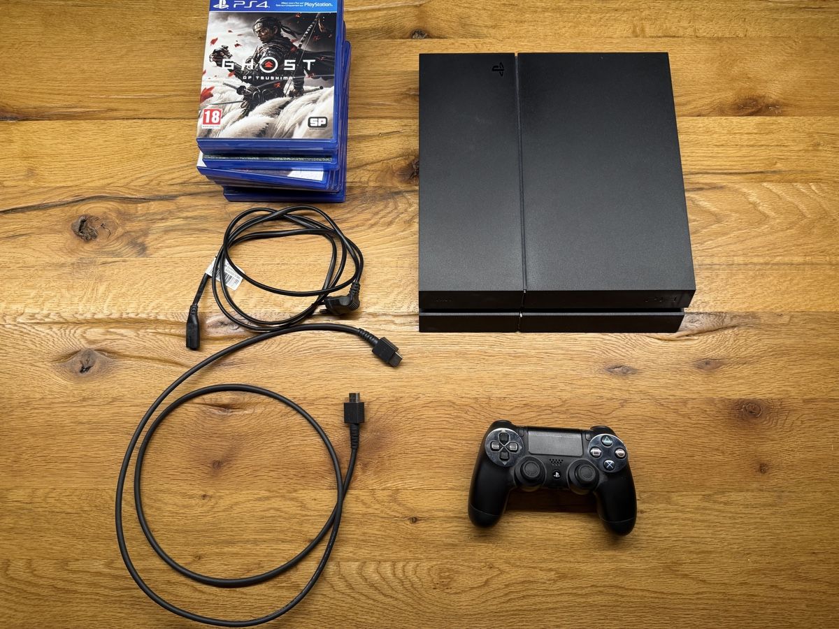 Sony Consoles: PS4 – D'occasion à Olten par atzeminator