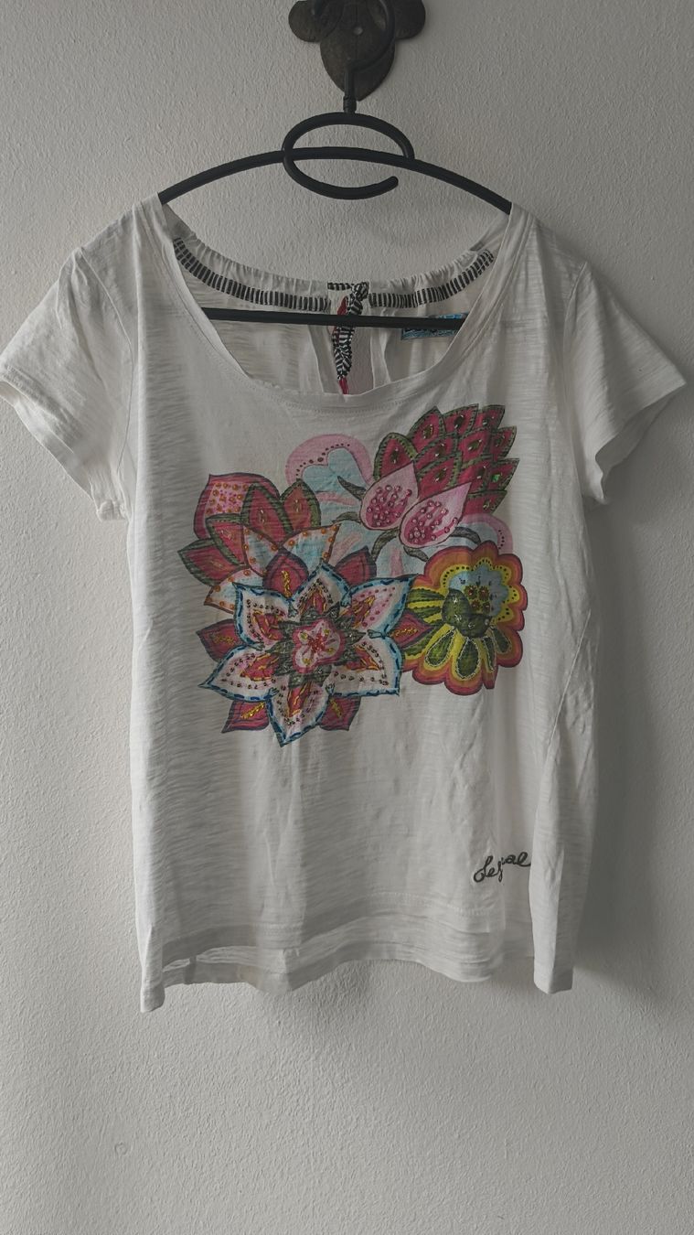 Desigual Blouses, T-shirts & Tops: Desigual top – D'occasion à Basel par Adam-sapfel