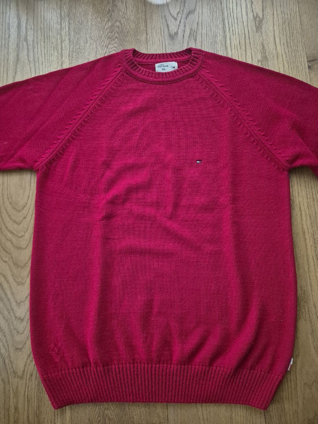 Tommy Hilfiger Pullover & Sweatshirts: Tommy Hilfiger Steickpullover rot Grösse XL – Gebraucht aus Kollbrunn von guernsey11 1
