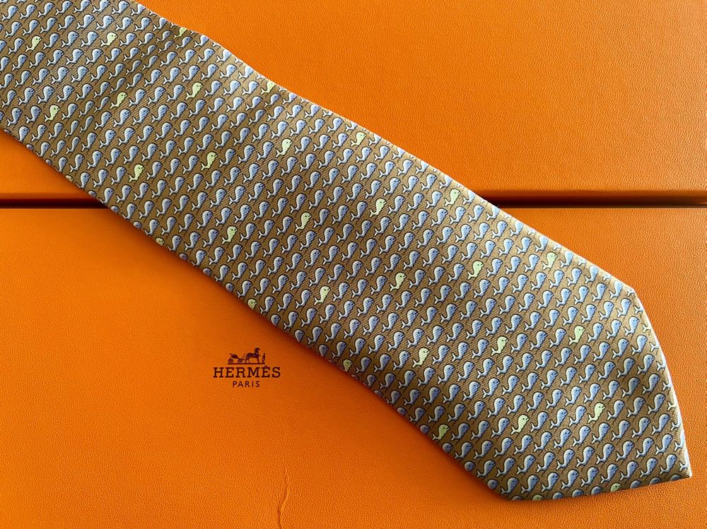 Cravate Hermès Paris En Soie - Couleur Lilas, Longueur Classique, Occasion Peu Portée