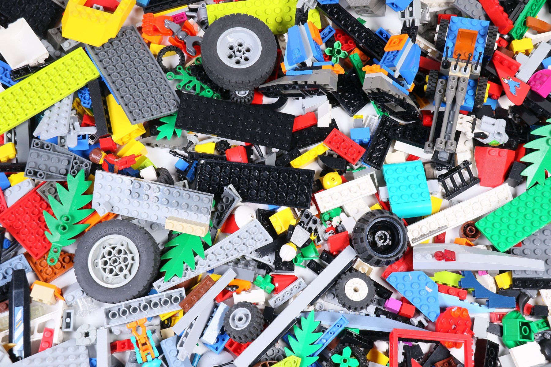 Lego Baukästen: 1.5 kg. Legoteile mit Minifiguren – Gebraucht aus Hettlingen von Scholi99 2