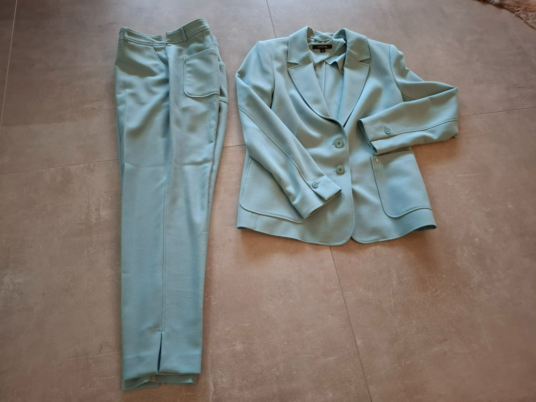 Comma Completi & Tailleur: Anzug von Comma Grösse 40 – Usato da Villigen venduto da nottel
