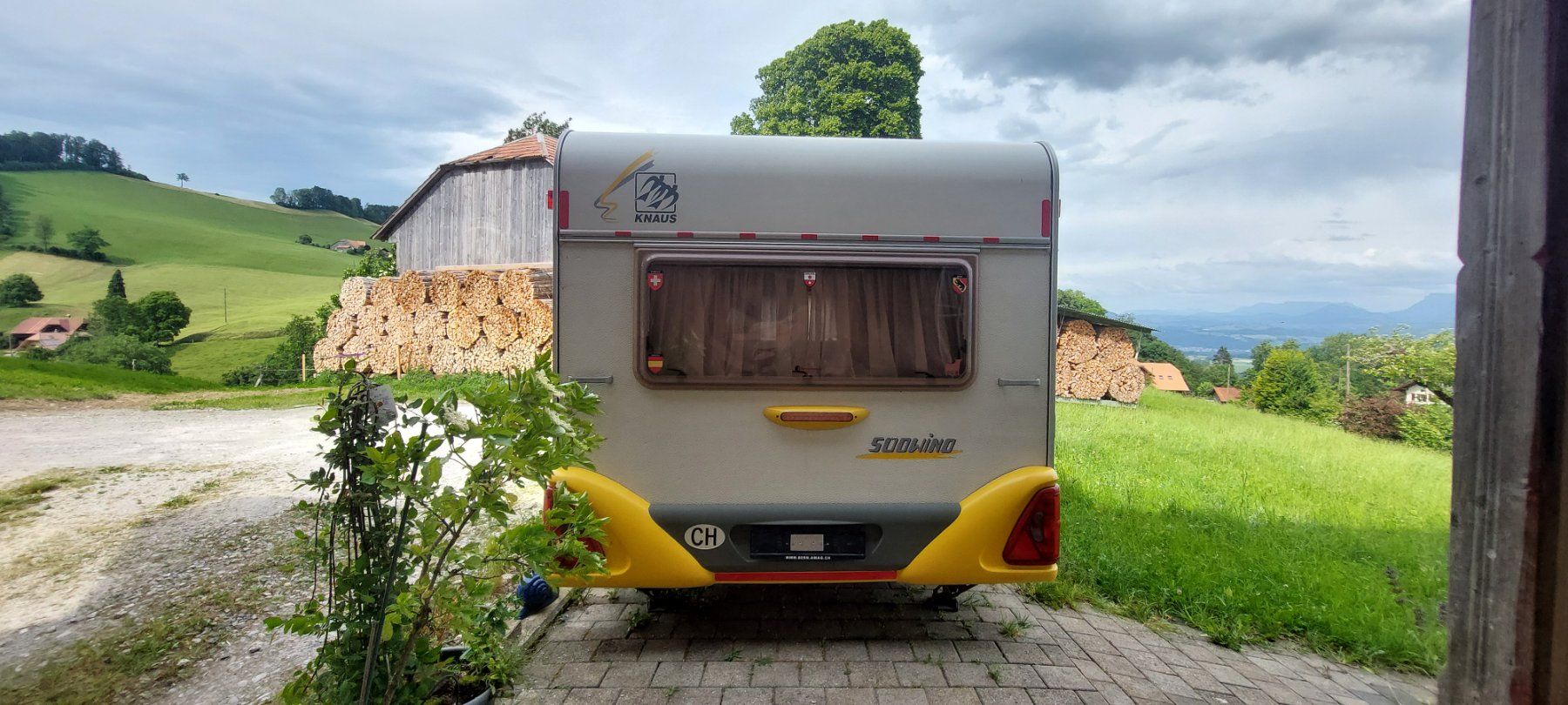 Véhicules de camping: Wohnwagen KNAUS 500 – D'occasion à Wattenwil par pix1984 2
