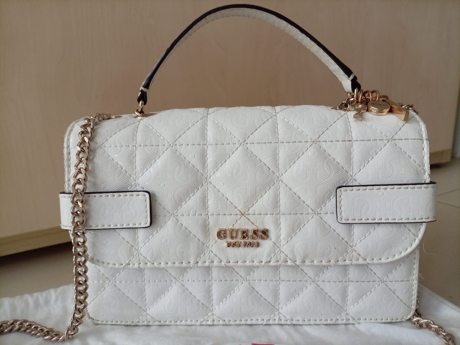 Guess Sacs femmes: GUESS Bag Collection “1981 / Los Angeles" – Neuf (Voir description) à Fribourg par flo_c76p 4