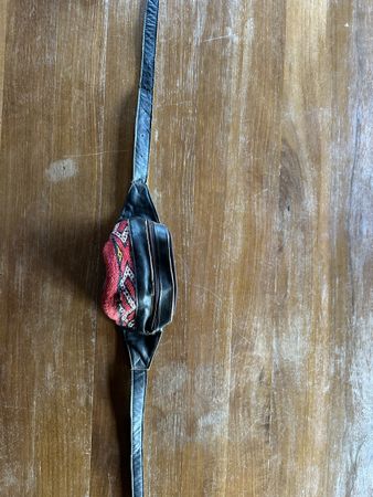 Bauchtasche Leder Stoff gemustert verstellbar guter Zustand
