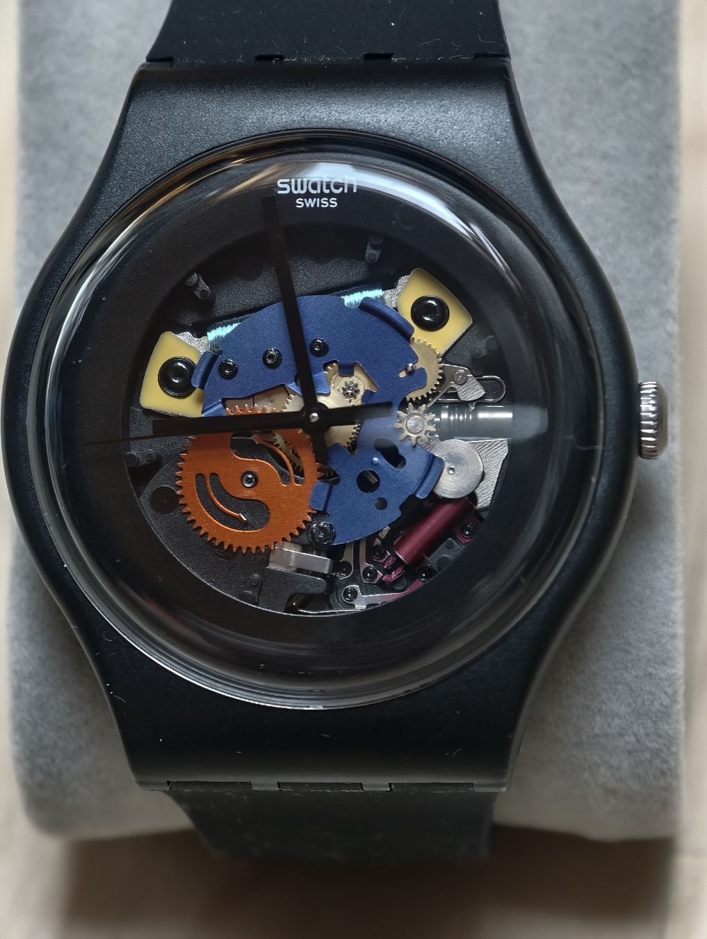 Swatch Orologi: Swatch Automaticuhr mit Sicht auf Uhrwerk. – Usato da Ringgenberg BE venduto da Tantal15125