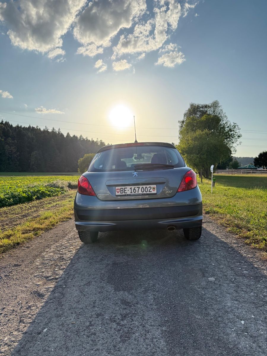 Peugeot Automobili: Peugeot 207 1.6i 16V – Usato da Thun venduto da reb_qd7f 2