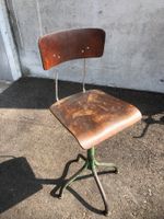 Wunderbarer Stuhl aus Werkstatt, mit schöner Patina